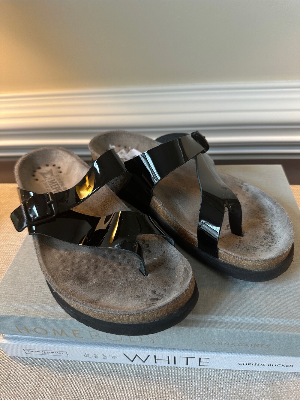 Mephisto Black Patent Leather Toe-Post Sandals